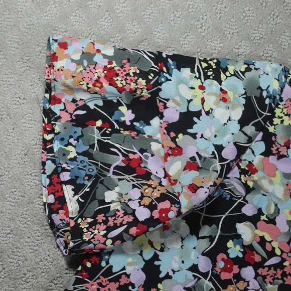 Jones New York Size 10 Floral 100% Silk Blouse - Picture 4 of 7